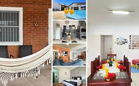 Casa terrea perfeita 100 m da praia do Arpoador, com piscina, aquecida churrasqueira, ar condicionado e 4 quartos